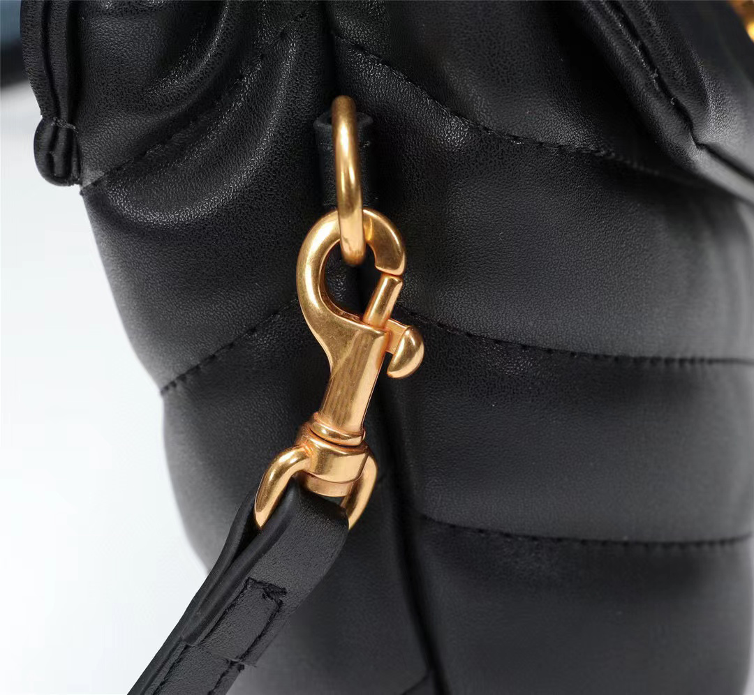 Flap Toy Högkvalitativ axelväskor Real Leather Bag Flip Cover Silver och Gold Metal Chain Women Handväska