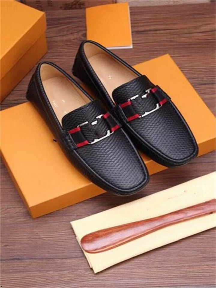 Genuine Leather Men Casual Shoes Brand Soft Italian Men Designer Loafers Moccasins Breathable Slip on Black Driving Shoes Plus Size 38-46