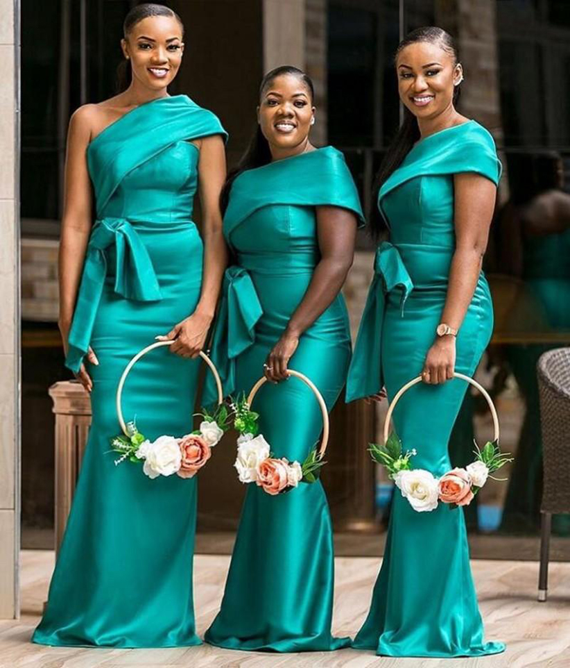 2023 African Green Bridesmaid Dresses One Shoulder Satin Wedding Guest Dress Sleeveless Floor Length robes de demoiselle d'honneur With Bow Kno