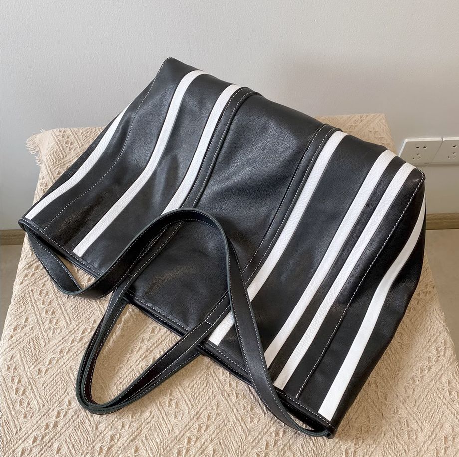 Effortless Chic in Stripes: Oversized Genuine Leather Tote with High-Capacity Luxury, Black & White Color Block Design Pure Leather designer