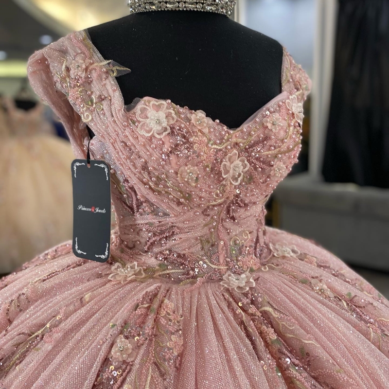 Różowy ukochany błyszczące sukienki Quinceanera 2024 Suknia balowa kryształowe vestidos de 15 anos kwiaty koralikowe sukienka wieczorowa