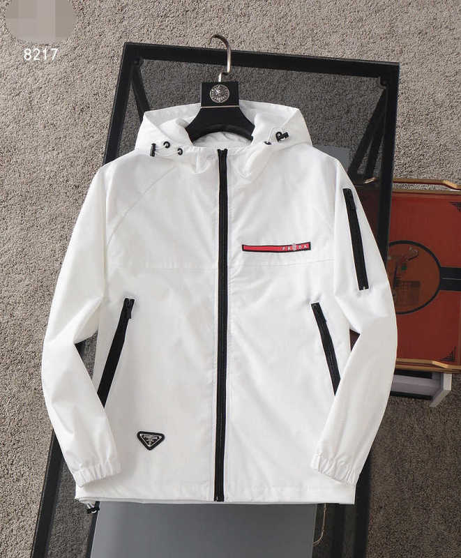 Mens Jackets Designer Correct version of mens waterproof hooded zipper versatile top sports casual jacket trench coat