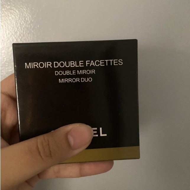 Miroir de maquillage portatif de miroir double latéral pliant classique de mode et miroir grossissant avec la boîte au détail de flanelle pour les miroirs de luxe de client VIP