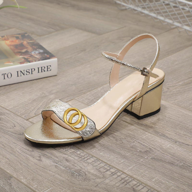 Top Designer Sandali Classici Tacchi alti Fashion Slides Scarpe eleganti da donna Sandalo con fibbia cintura in metallo con scatola 35-41