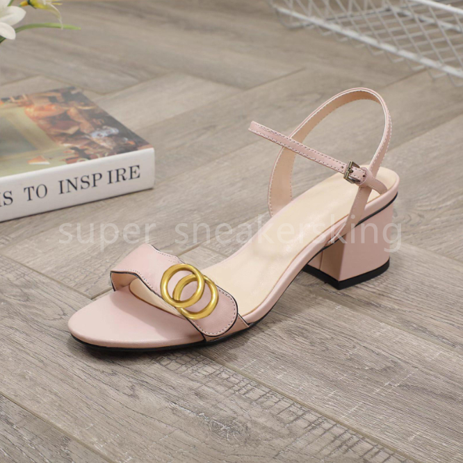 Top Designer Sandals Classic High Heels Fashion Slides Женские одежды для женской туфли для пряжки для хрупки.