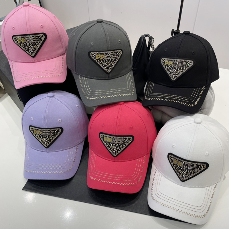 Projektanci kapeluszy Czapka z daszkiem casquette Rhinestone Duży trójkąt Luksusowe Klasyczne Czapki Moda Damska i męska czapka przeciwsłoneczna Czapki z piłkami sportowymi Outdoor Travel Gift