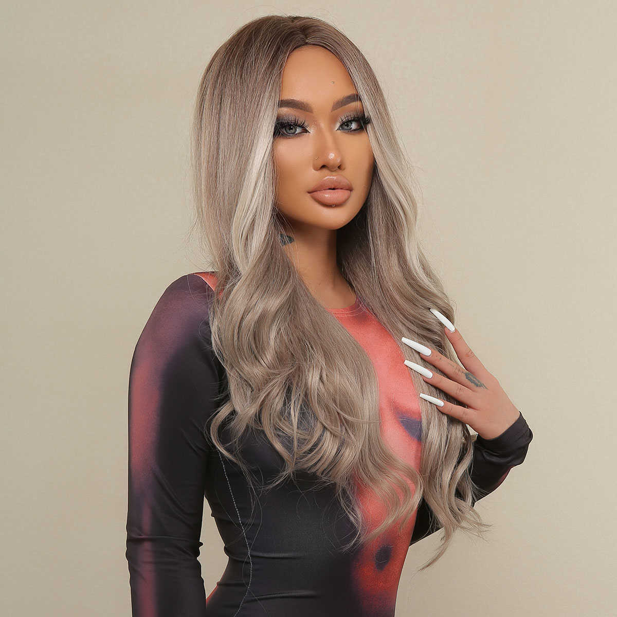 Perruques Synthétiques Easihair Long Gris Blonde Perruques Synthétiques avec Partie Moyenne Naturelle Ondulée pour les Femmes Noires Cosplay Perruque Résistant à la Chaleur 230227