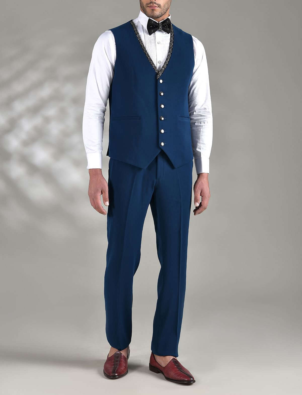 Summer Navy Blue Mens Tuxedos Beading sjal Lapel skräddarsydd brudgum Party Prom Coat Business Wear Outfit 3 stycken