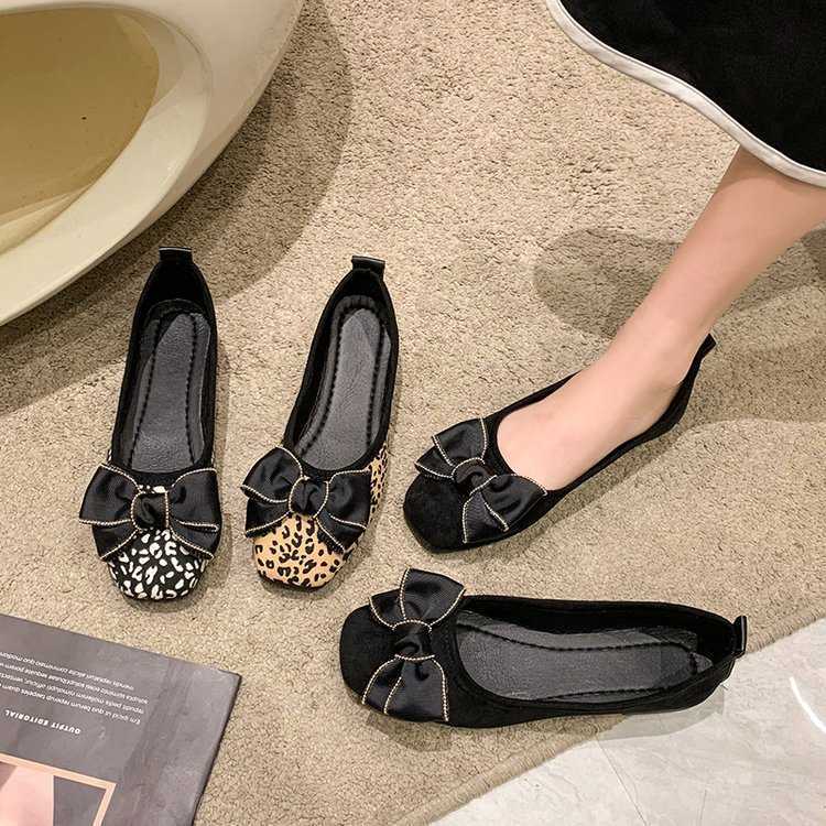 Klänningskor Nya avslappnade kvinnliga plattskor Square Toe Slip On Female Lefse Shoes Female Fashion Tassel Bekväma plattskor Summerskor L230302