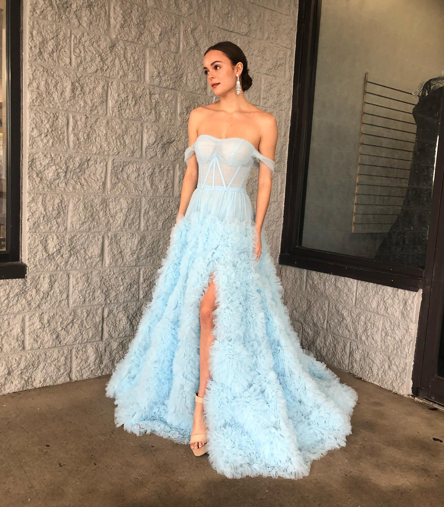 Ruffled Skirt Ballgown Prom Dress 2k23 Built-in Corset Top Pageant Gown Off Shoulder High Slit Formal Evening Event Party Runway Gala Quince Light Sky Blue Red