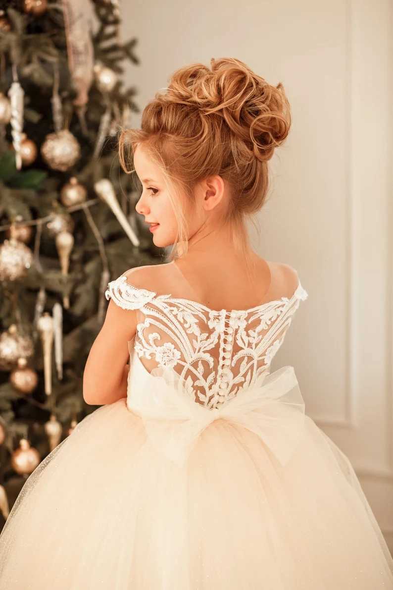 Sukienki dziewczynki Fatapaese Flower Girl Sukienka Vestidos koronkowy łuk tiulowy księżniczka dziewczyna suknia balowa iluzja z ramion pierwsza impreza komunii W0224