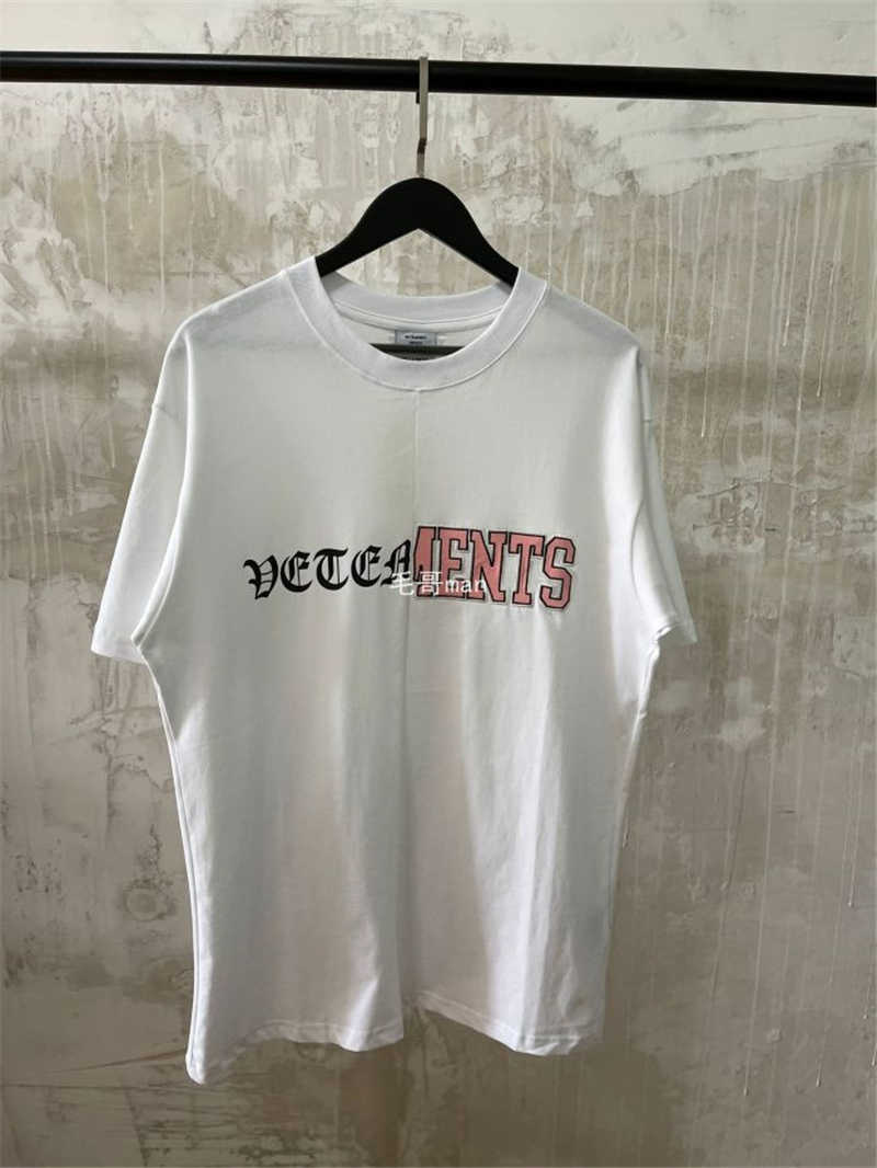 T-shirts pour hommes Vetements de haute qualité Hommes T-shirt 1 1 Vetements Patchwork Police brodée Femmes T-shirt VTM Vêtements pour hommes à manches courtes