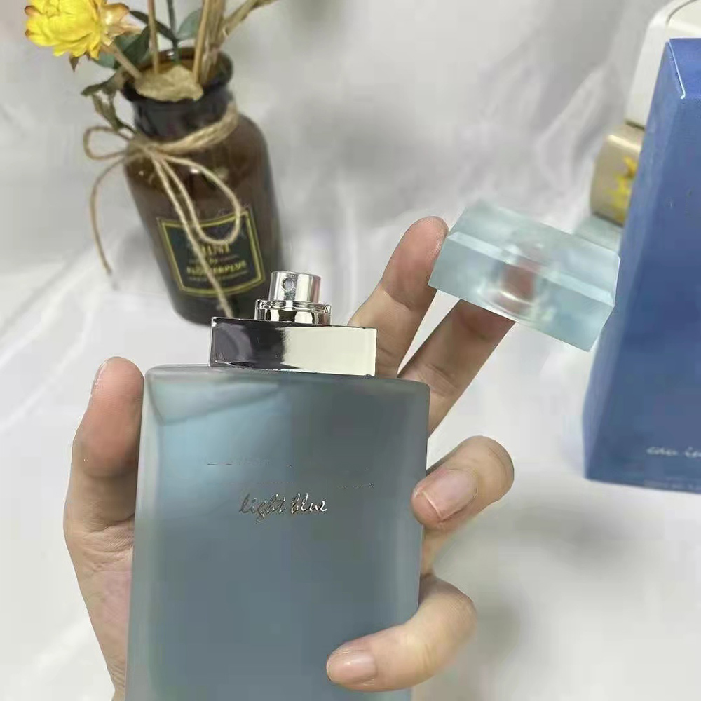 Perfumy dla kobiet jasnoniebieskie klasyczne antysperirant dezodorant 100 ml spray naturalny żeńska Kolonia 3.3 fl.zn długoterminowy zapach zapachu na prezent