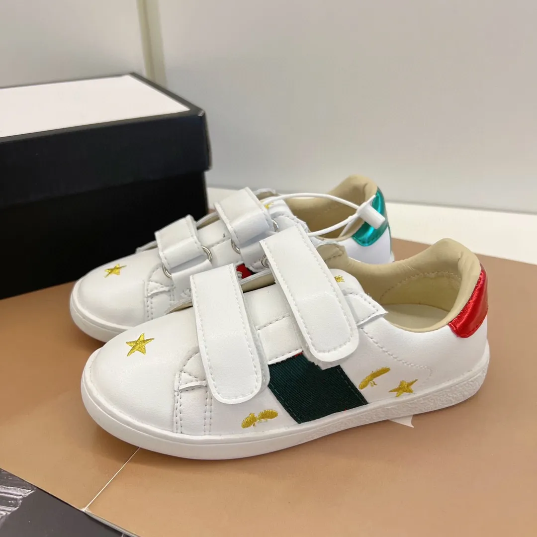 2023 Designer bambini più recenti Sneaker casual Sneakers CHI CHI CHIE TENNIS 1977 Allenatori Girls Boys Boys Flower Print Flower Tessuto in tela in tela in tela a ghisa Scarpe a basso taglio Taglie 24-35