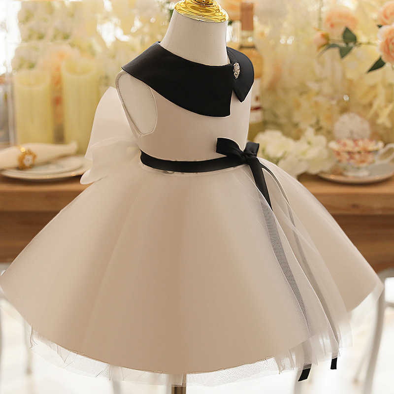 Robes de fille 2023 Vintage blanc princesse robes de bal pour bébés filles enfants sans manches Bowknot robe mi-longue enfants Boutique formelle robes de soirée W0224