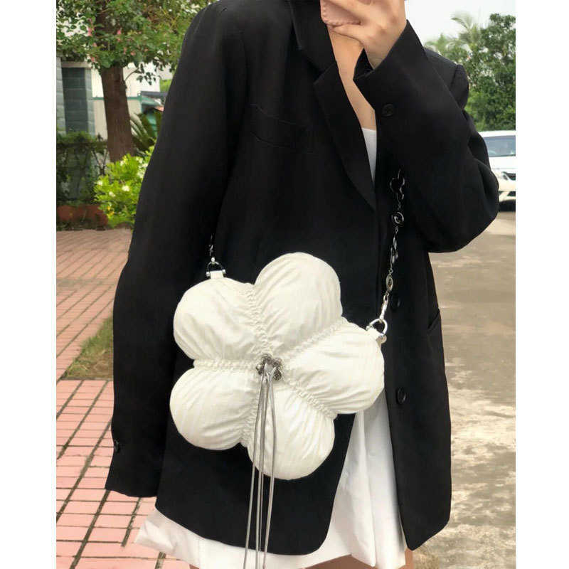 Tote Bag Fairy Bag Down French Space Cotton Sponge Flower Pleated Chain Single Shoulder Cross Female 230304