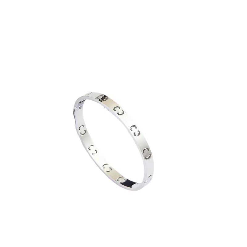 Fashion Collection 2023 New Luxury High Quality Fashion Jewelry for Double Titanium Steel Cut-out Small Personality Versatile Bracelet