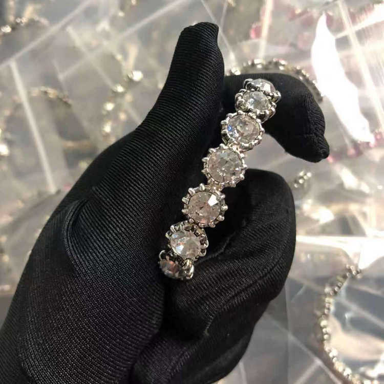 Factory Groothandel 2023 Nieuwe luxe hoogwaardige mode -sieraden voor roze open hoge versie Volledige diamant vrouwelijk persoonlijkheidsarmband licht luxe sieraden