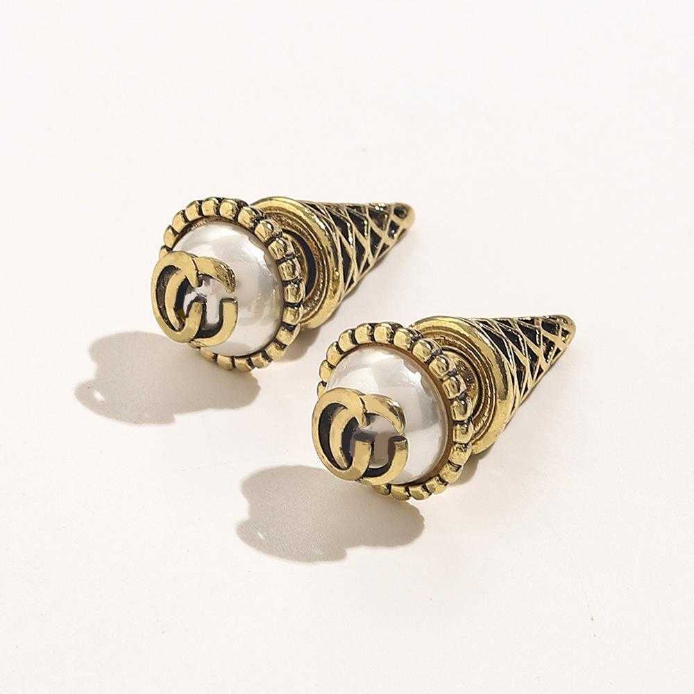 Toppdesigner smycken Real Gold Plating Classic Ice Cream Pearl Earrings Temperament mångsidiga personliga örhängen