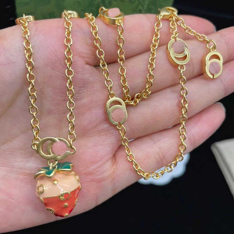 Factory wholesale 2023 New Luxury High Quality Fashion Jewelry for Double Strawberry Drip Brass Necklace Temperament Trend Design Sweater Chain