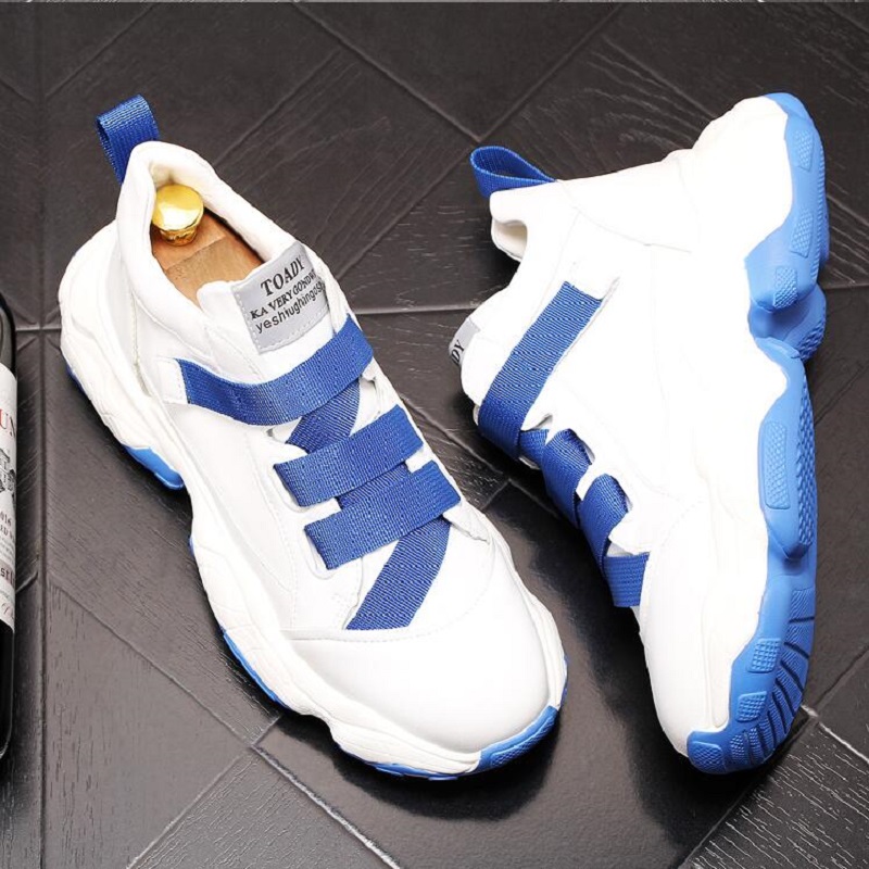 New White Sports Scarpe con suola spessa Mocassini da uomo casual da uomo Versione coreana della tendenza Sneakers versatili giovani D2A34