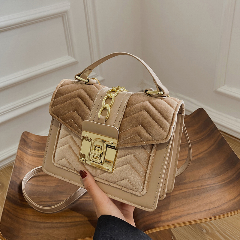 HBP Luxury Brand Designer Velet Handbag Purse Women Crossbody Bags 2023 Nya trendiga vinterdamer Messenger väskor Tote Hög kvalitet