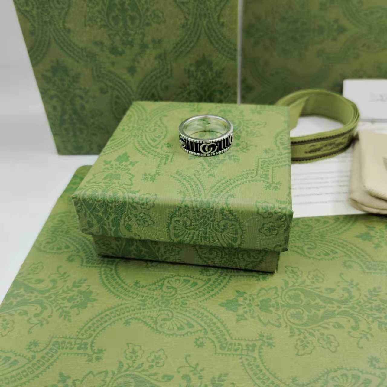 Collezione di moda 2023 Nuovi gioielli di moda di lusso di alta qualità il nuovo anello di coppia con stella dello spirito impavido amore nero con doppio smalto