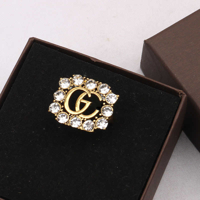 Factory wholesale 2023 New Luxury High Quality Fashion Jewelry for simple letters men and women universal delicate ring open temperament Rhinestone hand jewelry