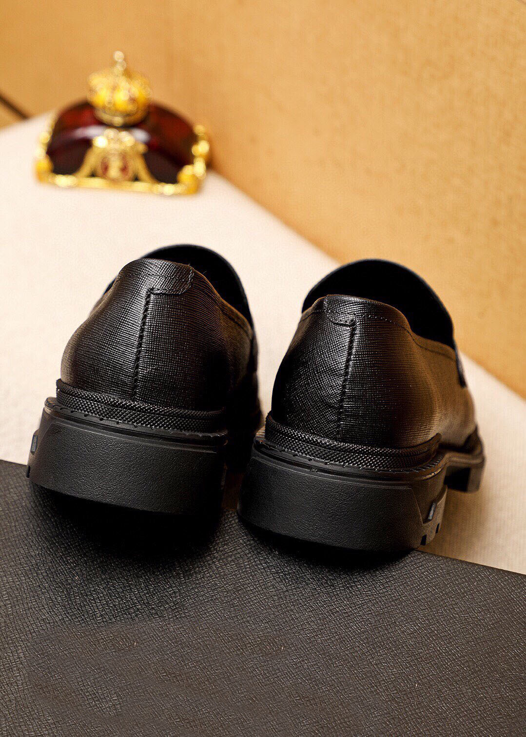 2023 Mens 드레스 신발 패션 통기성 통기 가죽 플랫폼 디자이너 캐주얼 로퍼 모사 신 웨딩 파티 옥스포드 신발 크기 38-45