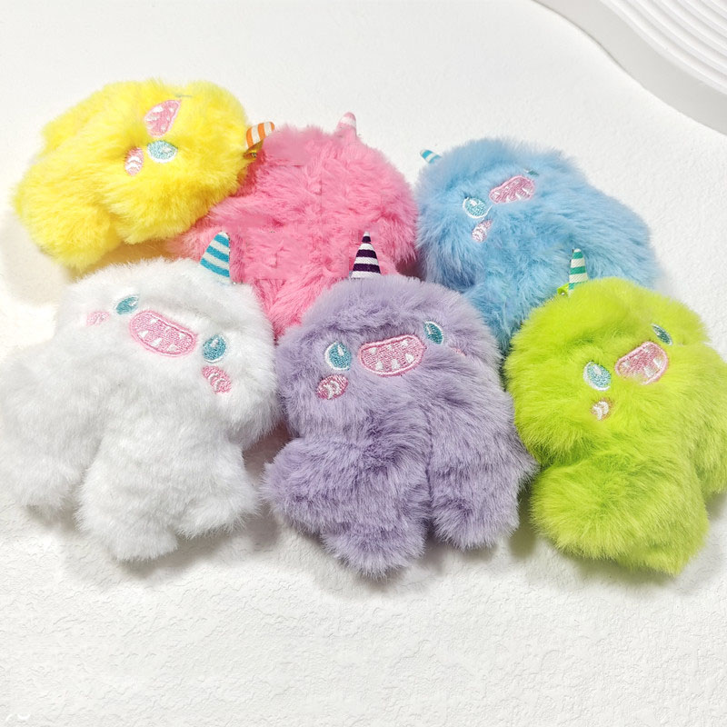 Dessin animé peluche licorne poupée broche mignon japonais couleur stupide poupée pendentif décoration mode