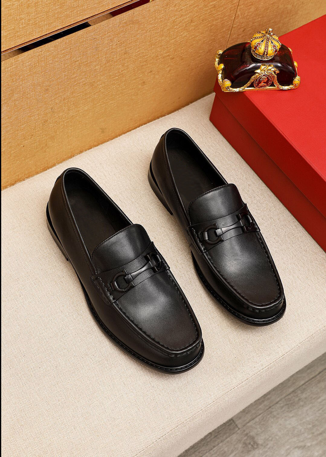 2023 Mens Designer Dress Shoes äkta läder Handgjorda bröllopsföretag Formella Oxford Shoes Man Brand Casual Walking Flats Storlek 38-45