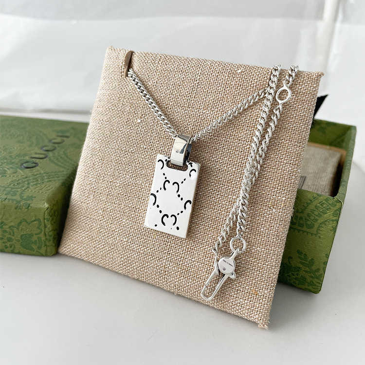 95% korting op 2023 Nieuwe luxe hoogwaardige mode -sieraden voor Silver Skull Square ketting Fairy Sweater Chain Men and Women Simple Lovers