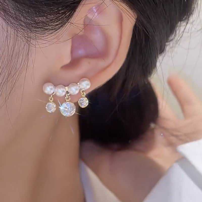 Charm Fashion Zircon Tassel Pearl Ear Cuff örhängen för kvinnlig koreansk stil Delikat nya smycken grossist G230307
