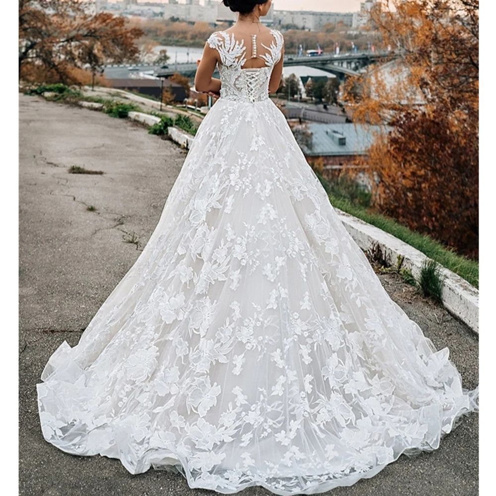 Full Lace A Line Wedding Dresses With Sheer Scoop Neck Cap Sleeves Lace Appliqued Bridal Gowns 2023 Boho Garden Sweep Train Vestidos