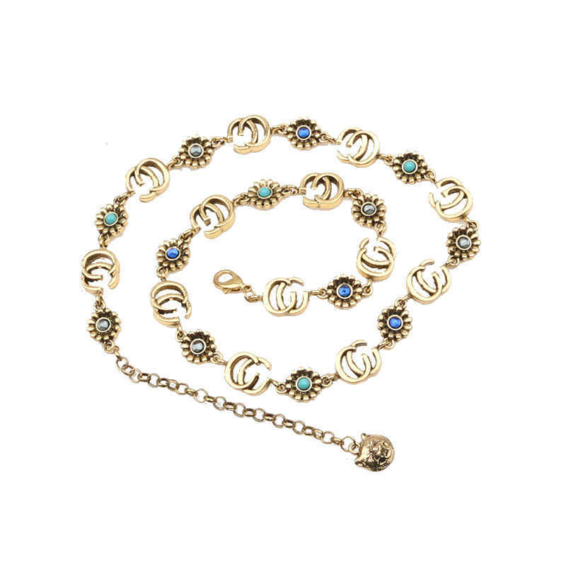 Tasarım lüks mücevher antik aile Daisy Neckchain Kadın çok yönlü tasarım kişiselleştirilmiş köprücük kemiği zinciri küçük kafa kolye