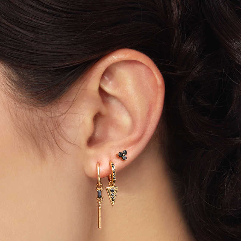 Charme AIDE À La Mode Plaqué Or Noir CZ Mini Stud Boucles D'oreilles Minimaliste Piercing Boucles D'oreilles Pour Les Femmes De Mode Bijoux De Mariage Oorbellen G230307