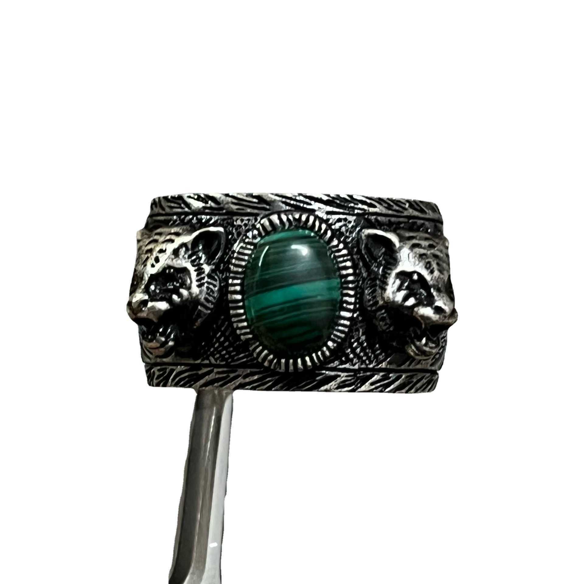 80% DI SCONTO 2023 Nuovi gioielli di moda di alta qualità di lusso testa da giardino doppio modello complesso verde malachite animale argento anno dell'anello della tigre