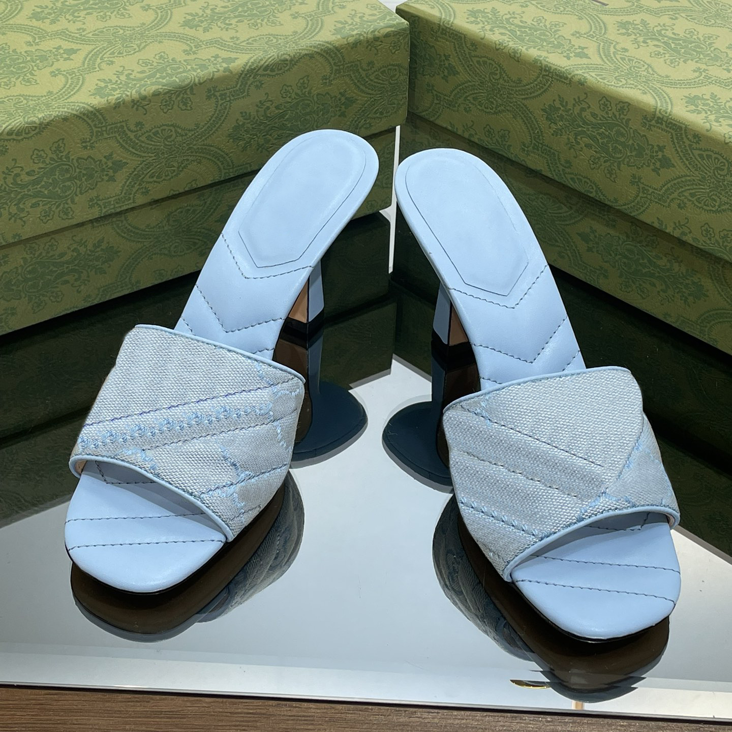 Novos chinelos de salto alto mulheres chinelos de moda de luxo sandálias Primavera Praça grossa do verão com couro confortável Suture Suture Tamanho clássico 35-39