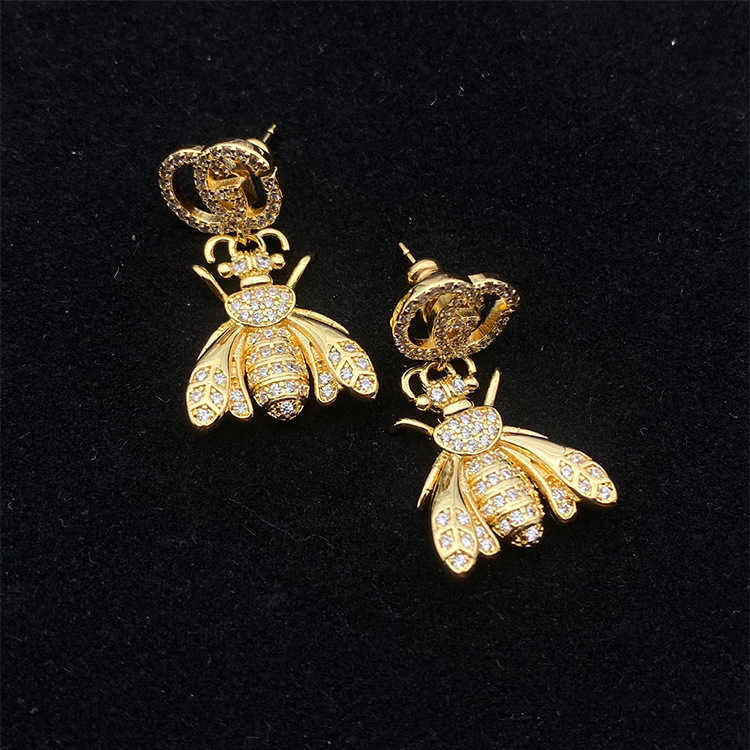 Fashion Collection 2023 New Luxury High Quality Fashion Jewelry for ancient family Necklace women's diamond inlaid bee suit Bracelet trend earring head