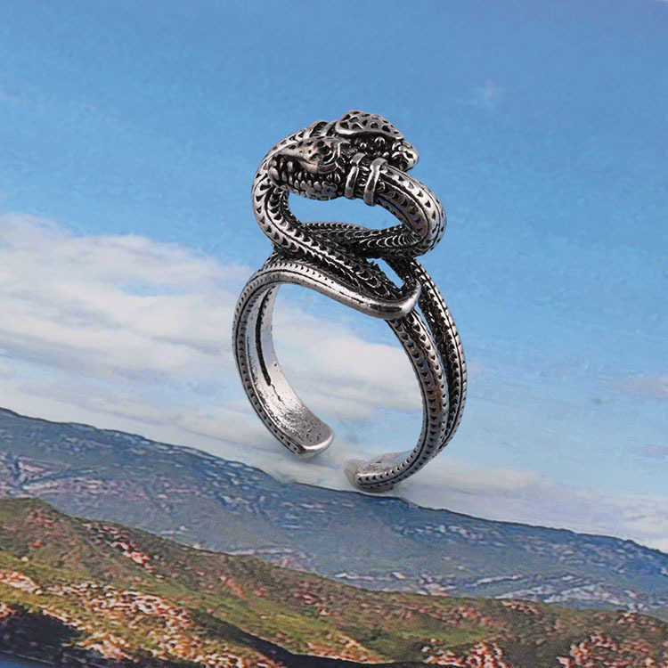 20% de réduction sur tous les articles 2023 Nouveaux bijoux de mode de luxe de haute qualité pour le nouveau bobinage à double tête de serpent est un ancien. Les hommes et les femmes ont la même paire de bague Meng Yu bijoux