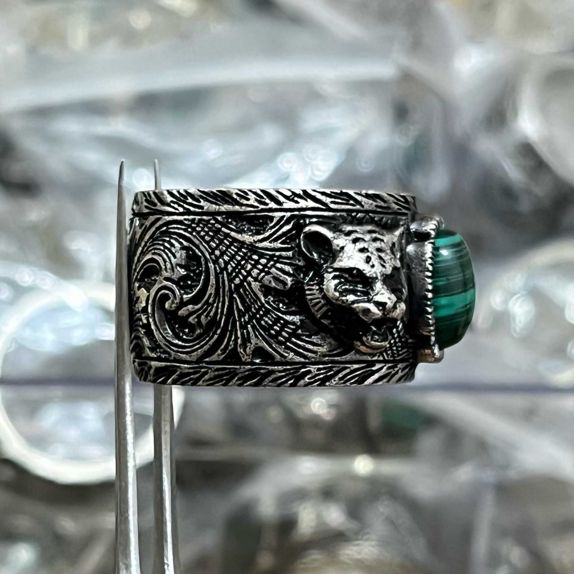 80% DI SCONTO 2023 Nuovi gioielli di moda di alta qualità di lusso testa da giardino doppio modello complesso verde malachite animale argento anno dell'anello della tigre