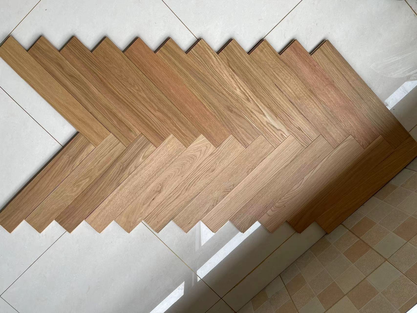 Oak Herringbone Flooring natural lacquered finished wood floors timber home decoration art tile wallpaper deco