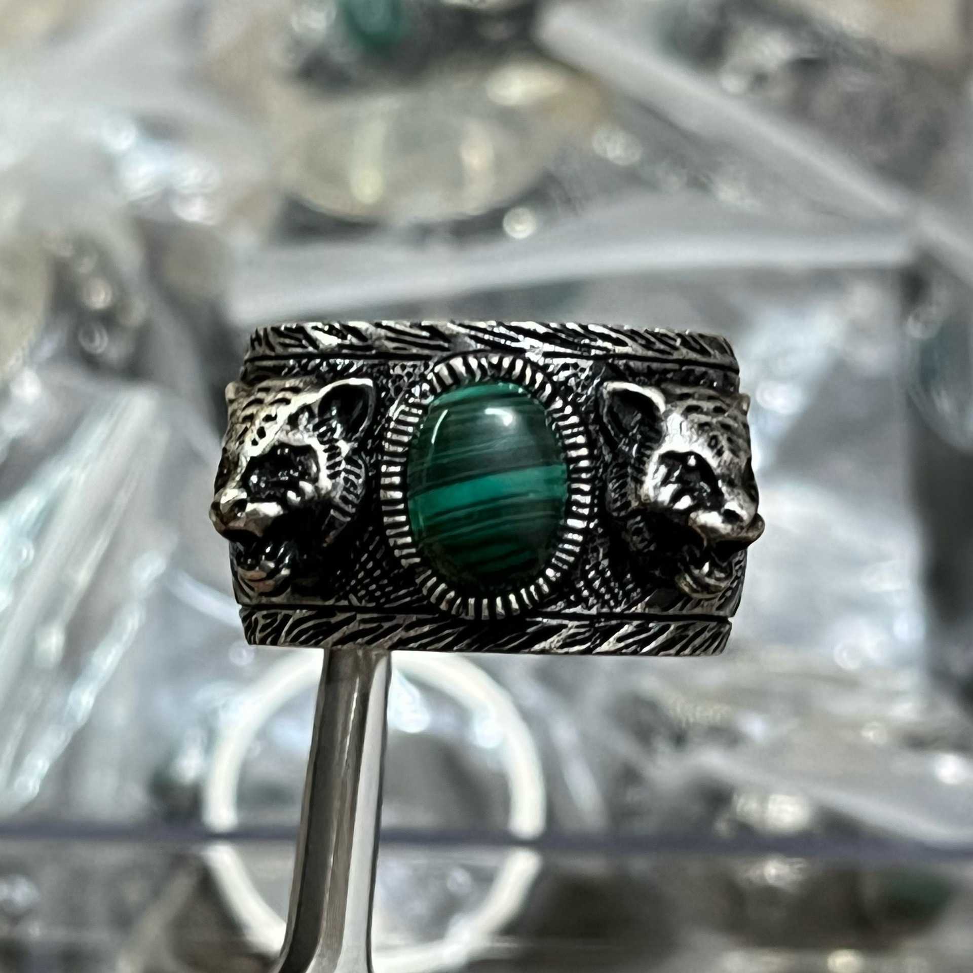 80% DI SCONTO 2023 Nuovi gioielli di moda di alta qualità di lusso testa da giardino doppio modello complesso verde malachite animale argento anno dell'anello della tigre