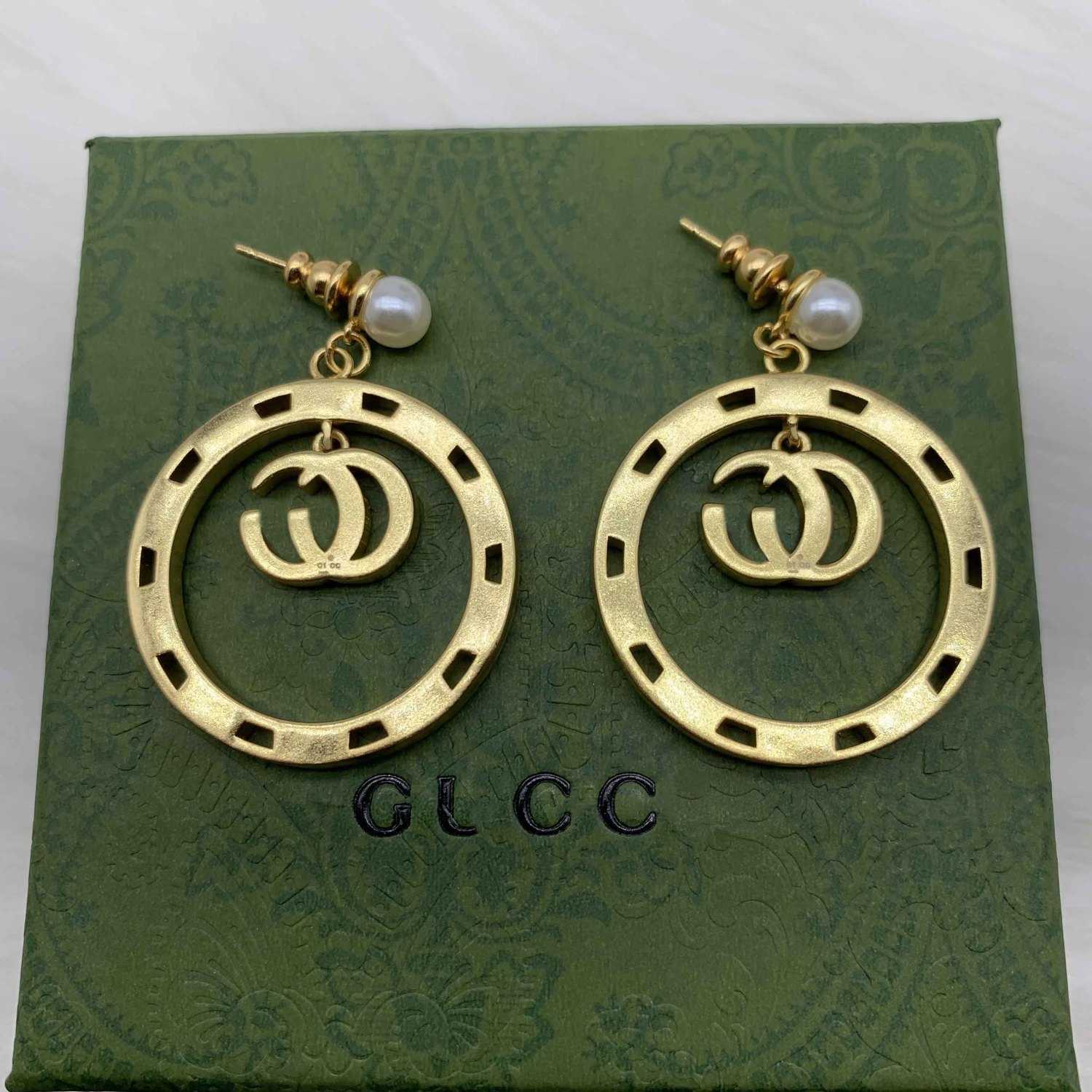 lettere dell'anno familiare orecchini rettangolari con perle di diamanti temperamento femminile orecchini a cerchio leggero ornamento di lusso