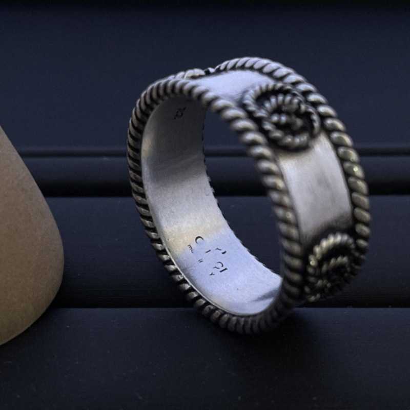 20% rabatt 2023 Nya lyxiga högkvalitativa modesmycken för silver gammal tvinnad tråd Stekt deg Twist Edge Hemp Rep Carving Ring Personlig hiphop
