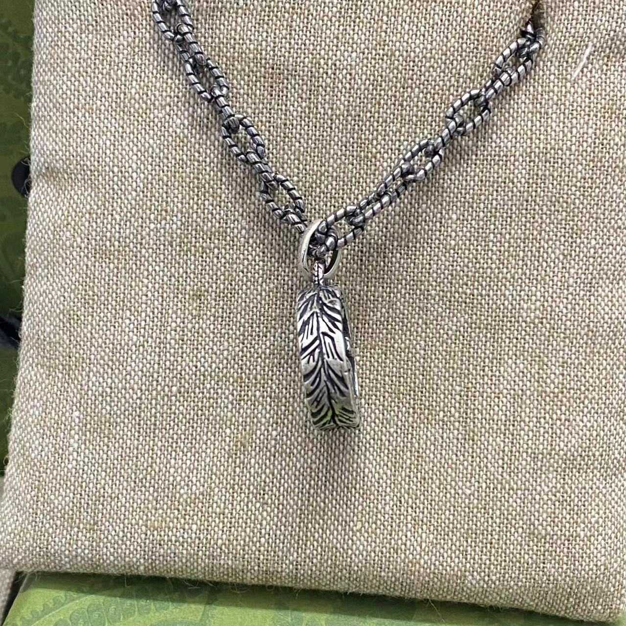 70% korting op 2023 Nieuwe luxe hoogwaardige mode -sieraden voor dubbele in elkaar grijpende sterling Sterling Silver Old Old Men's and Dames ketting gesneden gestreepte paar kraagketen