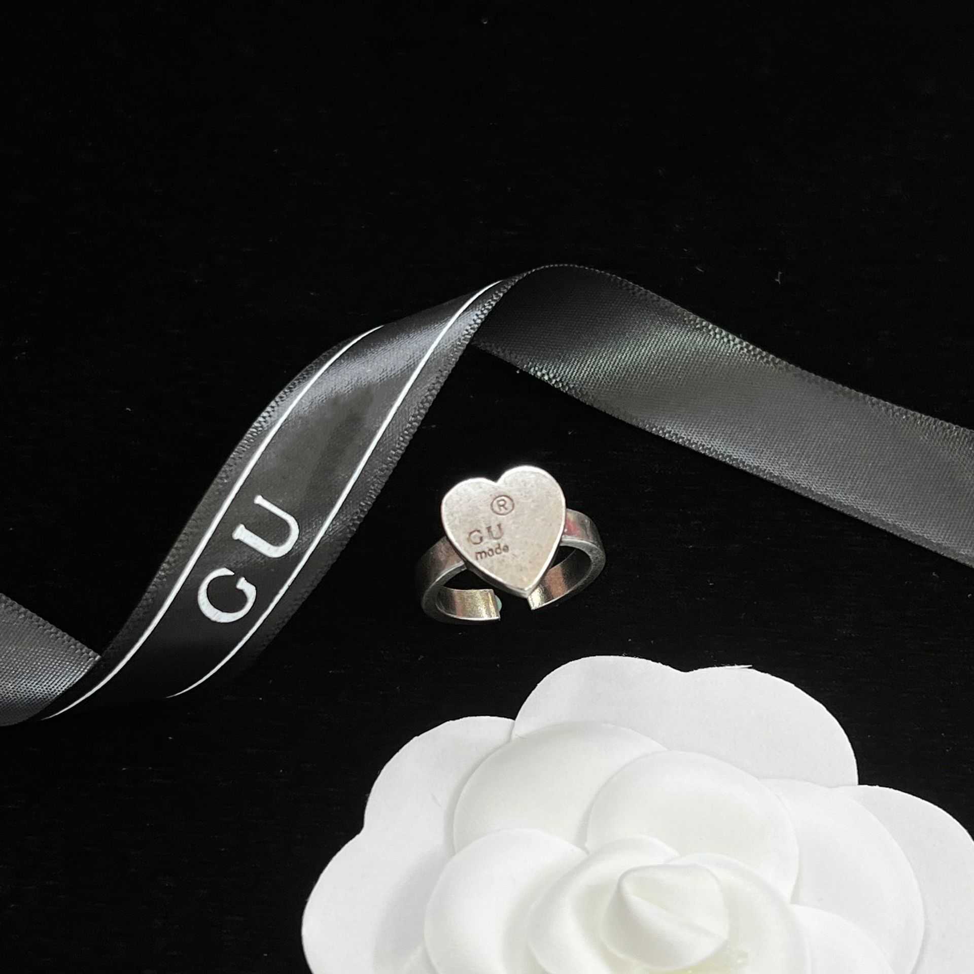 20% DE DESCUENTO 2023 Nueva joyería de moda de lujo de alta calidad para el nuevo collar de corazón tallado Pulsera ajustable Pendientes de botón de alta calidad para hombres y mujeres