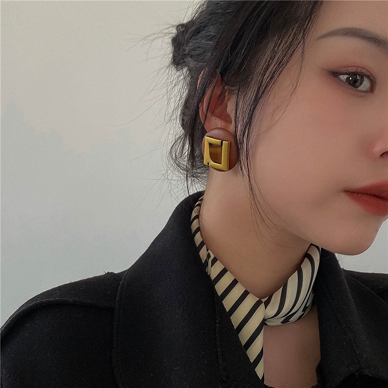 Rétro Super Star Style High Sense Mode Femmes Fabuleuse Personnalité Boucles D'oreilles Femme Gracieuse Influenceur En Ligne High Sense Hong Kong Style Boucles d'oreilles