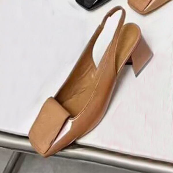 Elbise Ayakkabı Tasarımcı Ayakkabı Parlak Boya Deri Kalın Topuk Yüksek Topuk Kare Metal Toka Sandalet Mektup Kadınlar Sandal Yüksek Topuklu Tekne Resmi Ayakkabı Boyut 34-42 Kutu