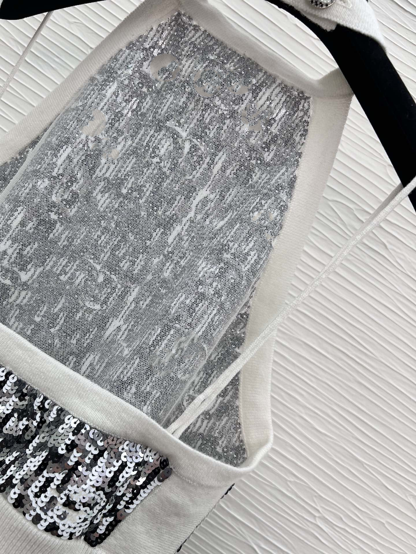 Kadın T-Shirt Tasarımcısı Yaz Yeni Pullular Tüp TOP YELECE T-SHIRT Seksi Üst Düzeyli Gündelik Gömlek Sling Üstleri Moda Polo Anneler Günü Doğum Günü Hediyesi 22m2